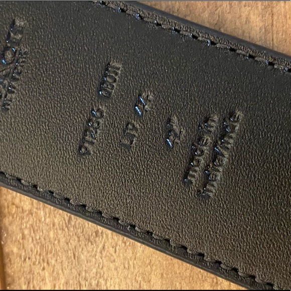 Coach signature PLAQUE BUCKLE REVERSIBLE BELT - Picture 5 of 9